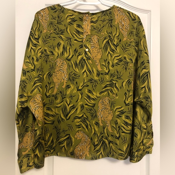 Chic jungle print blouse with gorgeous green and gold colours, small - Picture 2 of 5